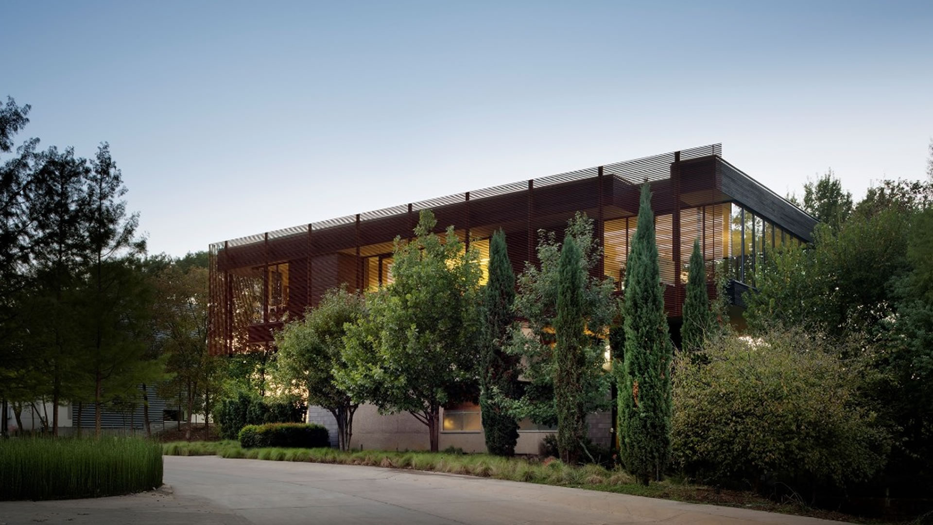 Explore the unique architectural landscape of Dallas in luxury.
